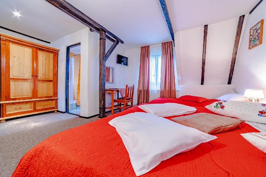 Pensiunea Hanul Oierului Bran (Brasov) Exterior foto