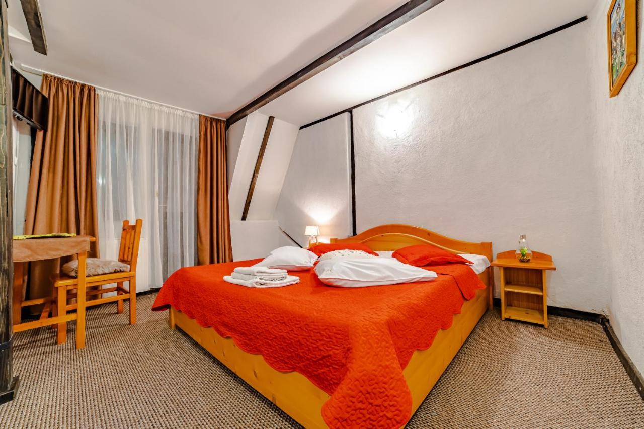 Pensiunea Hanul Oierului Bran (Brasov) Exterior foto