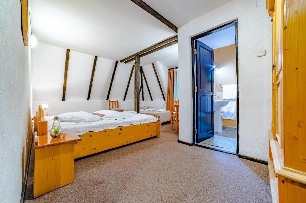Pensiunea Hanul Oierului Bran (Brasov) Exterior foto