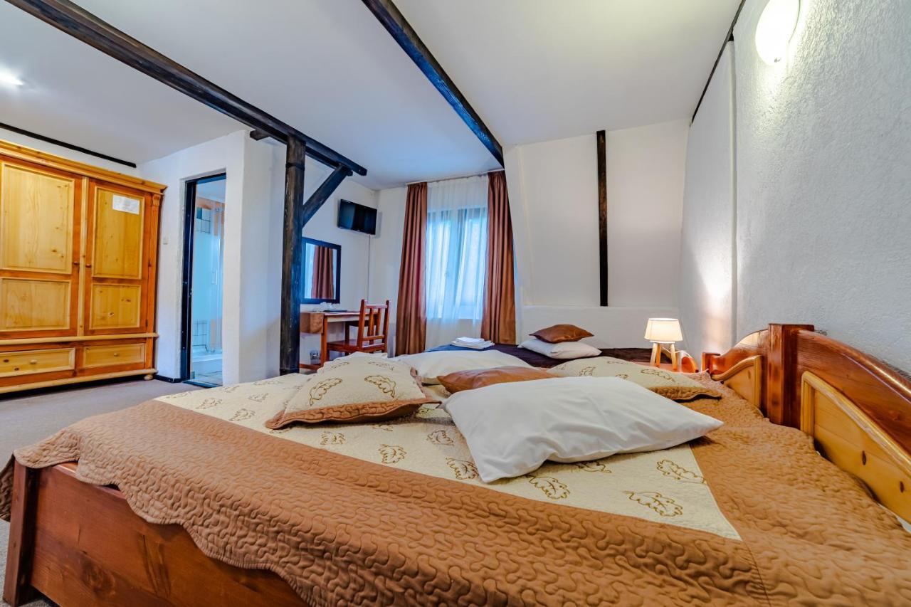 Pensiunea Hanul Oierului Bran (Brasov) Exterior foto